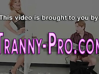 trans babe fucks females pussy