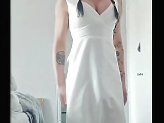 i get horny by feeling beautiful