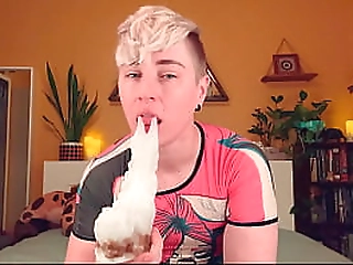 short hair babe tongue-fucked by monster maw - teaser