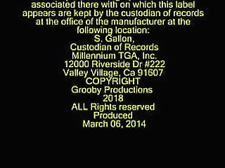 solo asian ladyboy wash her cock & pee 3 times in the glass