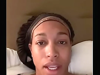 latina booty traps sharing cock in kinky trio